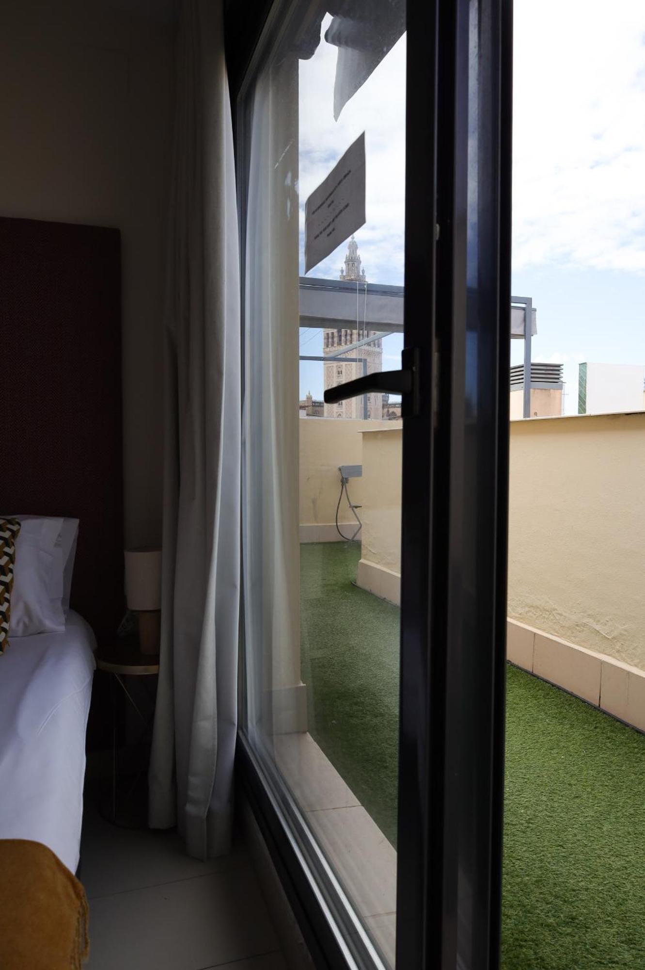 Guzman El Bueno Suites Sevilla Buitenkant foto
